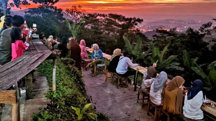 Kawasan Wisata Puncak Sempur Kabupaten Karawang